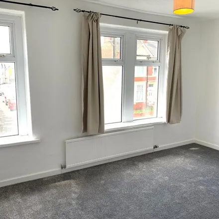 Rent this 3 bed apartment on Moorland Road in Cardiff, CF24 2LR