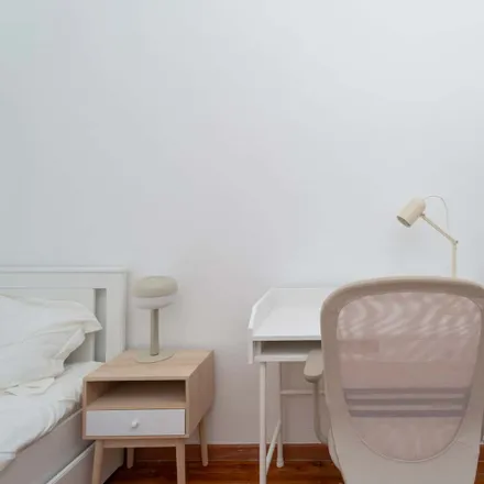 Image 2 - Airbnb, Rua do Carrião, 1150-251 Lisbon, Portugal - Room for rent