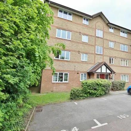 Buy this 2 bed apartment on Varsity Drive in London, TW1 1AL
