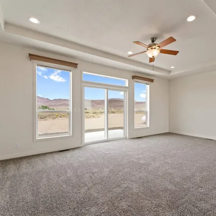 Image 7 - Ermine Street, Silver Springs, NV 89429, USA - House for sale