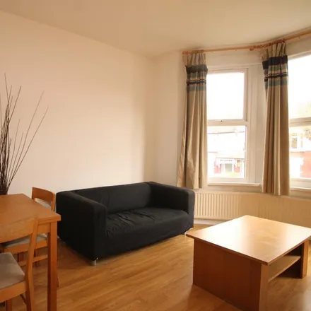 Image 9 - Radcliffe Road, Winchmore Hill, London, N21 2SD, United Kingdom - Apartment for rent