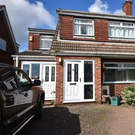 Rent this 3 bed duplex on The Straw Hat in Hope Farm Road, Ellesmere Port