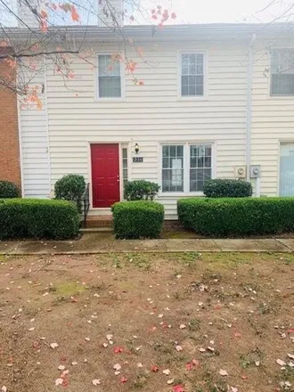 Rent this 2 bed townhouse on unnamed road in Roswell, GA 30076