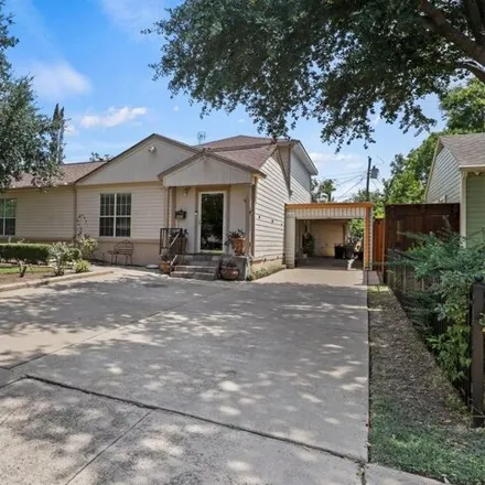 Buy this 5 bed house on 11422 Gatewood Dr in Dallas, Texas