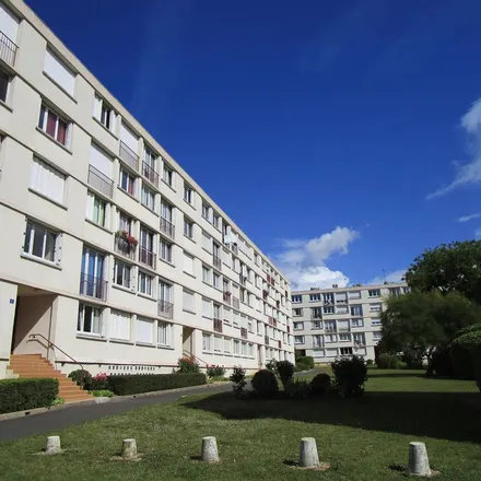Rent this 2 bed apartment on 21 Rue de Buffon in 37000 Tours, France