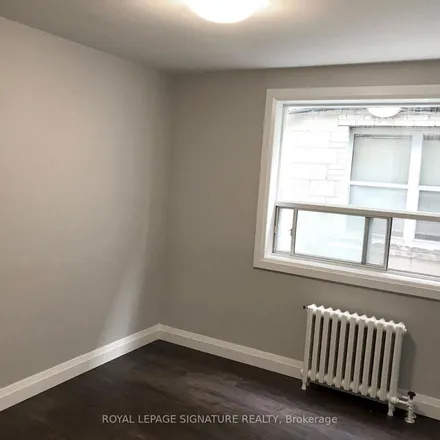 Image 2 - 255 Lakeshore Road East, Mississauga, ON L5G 1H2, Canada - Apartment for rent