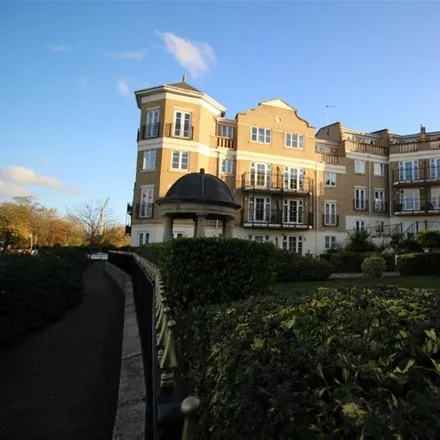 Rent this 2 bed apartment on Lynmouth Court in 1-6 Lynmouth Road, Reading