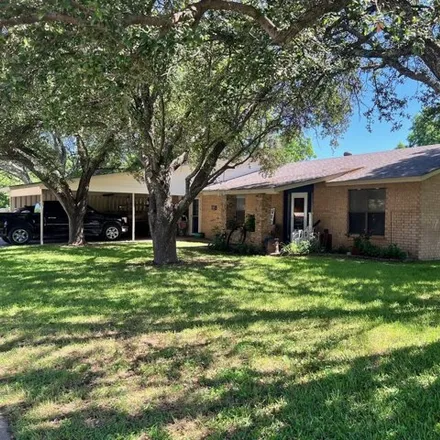 Buy this 3 bed house on 118 Shenandoah Drive in Comanche, TX 76442