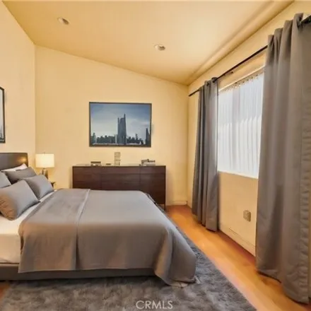 Image 3 - 1127 South Hoover Street, Los Angeles, CA 90006, USA - House for sale