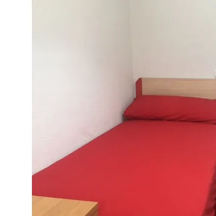 Rent this 4 bed room on Aparcamiento Estación Las Margaritas in Calle Madrid, 28903 Getafe