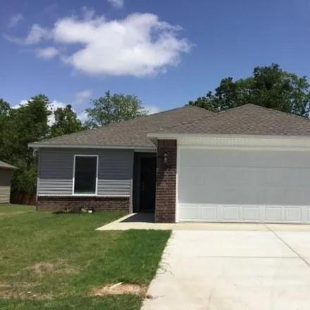 Rent this 3 bed house on unnamed road in Rogers, AR 72746