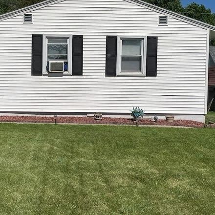 Rent this 1 bed house on 203 5th Street North in Dakota City, IA 50529