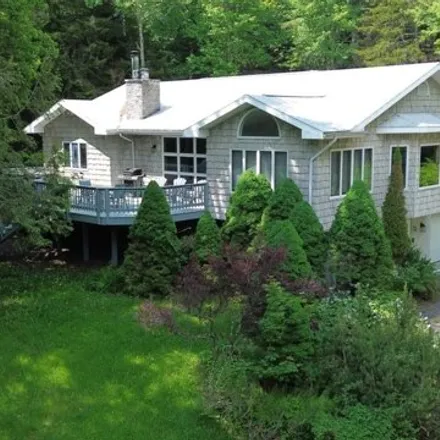 Buy this 4 bed house on 73 Fern Ridge Rd in Tannersville, New York