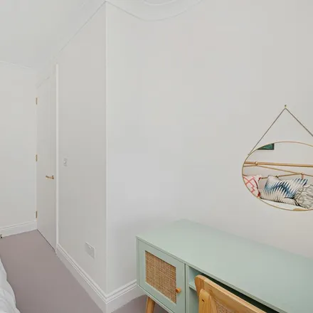 Image 9 - The Pembridge Villas Surgery, 45 Pembridge Villas, London, W11 3EL, United Kingdom - Apartment for rent