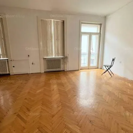 Rent this 3 bed apartment on Central fagyízó in Gyor, Kolozsváry Ernő tér