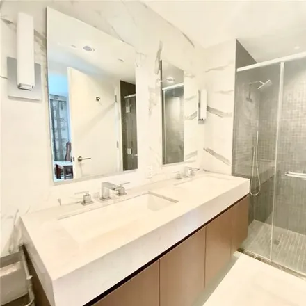 Image 8 - Flushing Commons South, 138-35 39th Avenue, New York, NY 11354, USA - Condo for sale