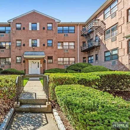 Buy this 1 bed condo on 220 Prospect Avenue in Hackensack, NJ 07601