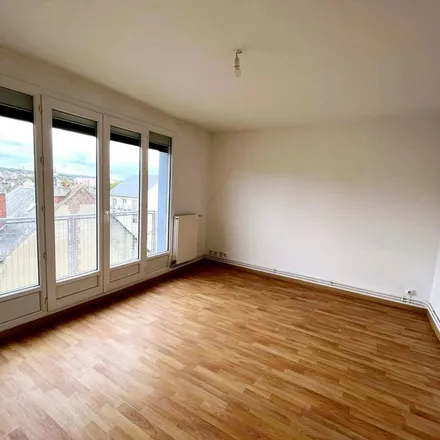 Rent this 3 bed apartment on 6 bis Rue Charles Corbeau in 27000 Évreux, France