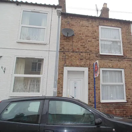 Rent this 3 bed townhouse on 22 Adelphi Street in Driffield, YO25 6RF