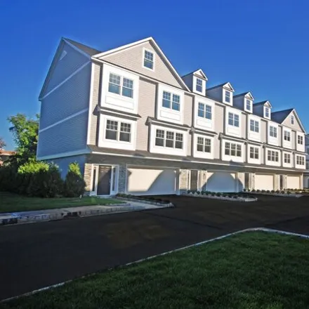Rent this 4 bed condo on 6 Bowman Avenue in Village of Rye Brook, NY 10573