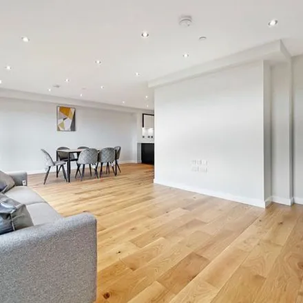Rent this 3 bed apartment on Leeds Town Hall in Victoria Square, Arena Quarter