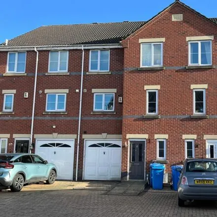 Rent this 4 bed townhouse on Shergill's Off License in 110 Slack Lane, Derby