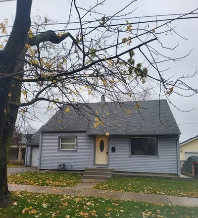 Buy this 3 bed house on 382 North Loucks Street in Aurora, IL 60505