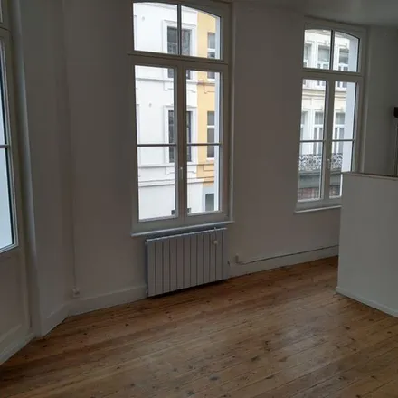 Rent this 1 bed apartment on Rue du Collège - Collegestraat 99 in 1050 Ixelles - Elsene, Belgium