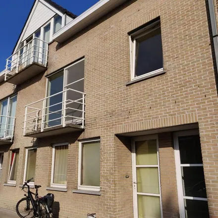 Rent this 1 bed apartment on Gulden-Sporenstraat 26;28;30 in 8530 Harelbeke, Belgium