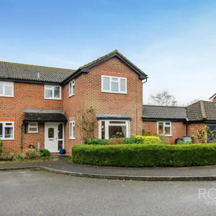 Buy this 4 bed house on Ashworth Drive in Thatcham, RG19 3YU