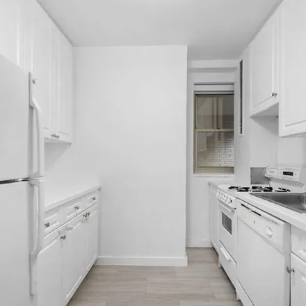 Image 3 - 315 East 56th Street, New York, NY 10022, USA - Apartment for rent