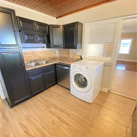 Rent this 3 bed apartment on 1153 East 70th Street in Savannah, GA 31404