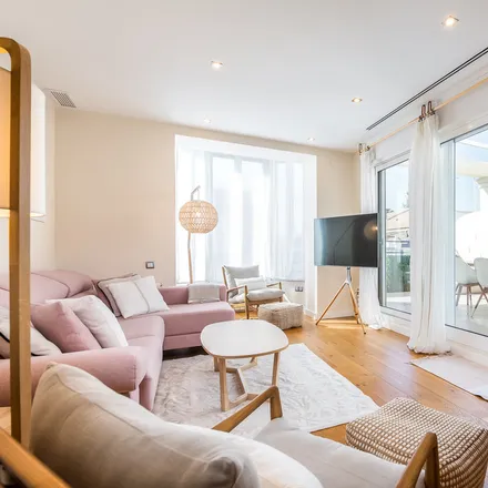 Rent this 3 bed apartment on Samurai in Carrer del Comte d'Altea, 43