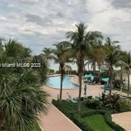 Image 2 - 3801 South Ocean Drive, Beverly Beach, Hollywood, FL 33019, USA - Condo for rent