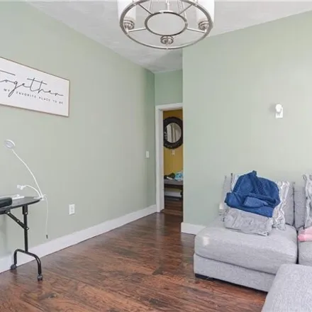 Image 6 - Admiral opposite Tappan, Admiral Street, Providence, RI 02918, USA - Townhouse for sale