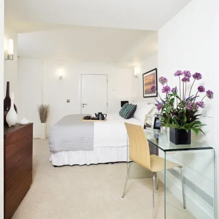 Image 4 - Walpole House, 10 Weymouth Street, East Marylebone, London, W1B 1NL, United Kingdom - Apartment for rent