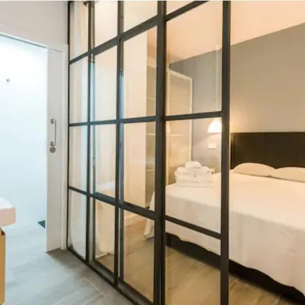 Rent this 1 bed apartment on Madrid in Calle de las Infantas, 8