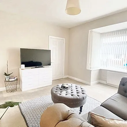 Image 6 - Clifton, Rake Lane, Pendlebury, M27 8LT, United Kingdom - Apartment for rent