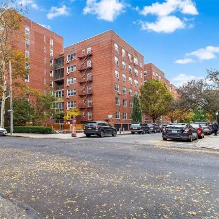 Image 1 - Forest Hills Audiology, 110-11 72nd Avenue, New York, NY 11375, USA - Apartment for sale