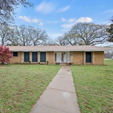 Rent this 3 bed house on 1115 Forrest Drive in Arlington, TX 76012