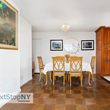 Image 5 - 220 East 54th Street, New York, NY 10022, USA - Condo for sale