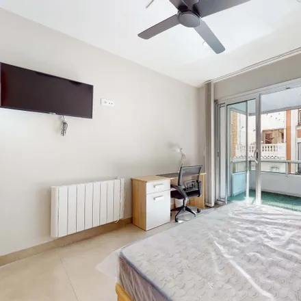 Rent this 6 bed room on Julia Perfumeria in Carrer d'Enmig, 12001 Castelló de la Plana