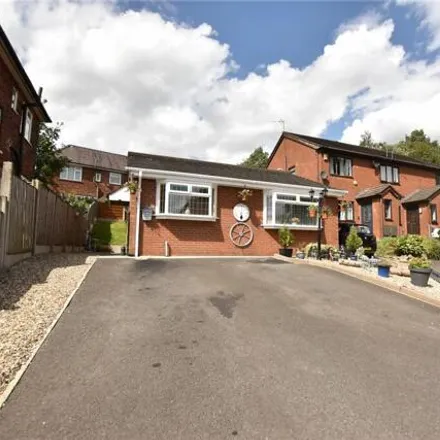 Buy this 2 bed house on Thorndale Close in Royton, OL2 6QR