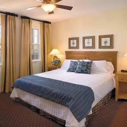 Rent this 3 bed condo on VA