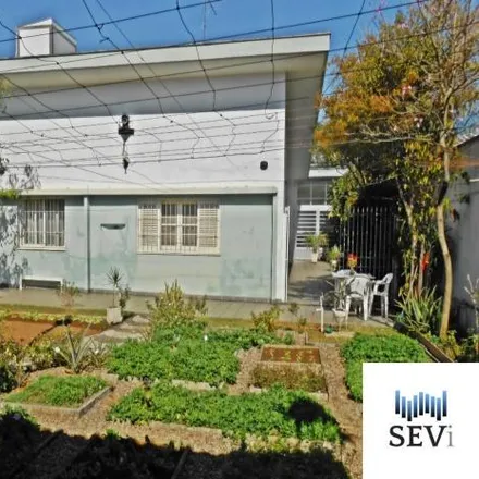 Buy this 4 bed house on Avenida Professor Ciro de Barros Resende in Mirandópolis, São Paulo - SP