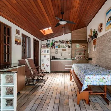 Buy this 4 bed house on Rua Domingos Batista Vizoli 187 in Portão, Curitiba - PR