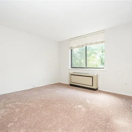 Image 1 - 1374 Midland Avenue, Gunther Park, City of Yonkers, NY 10708, USA - Apartment for rent