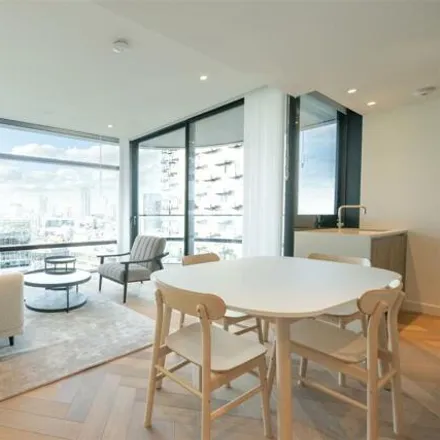 Rent this 2 bed room on Principal Place in Londres, London