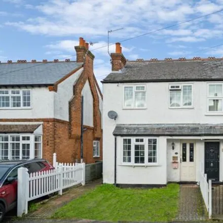Buy this 2 bed house on Sycamore Road in Chalfont St Giles, HP8 4PE