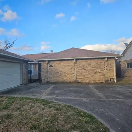 Buy this 3 bed house on 2583 Tall Ships Drive in Houston, TX 77546